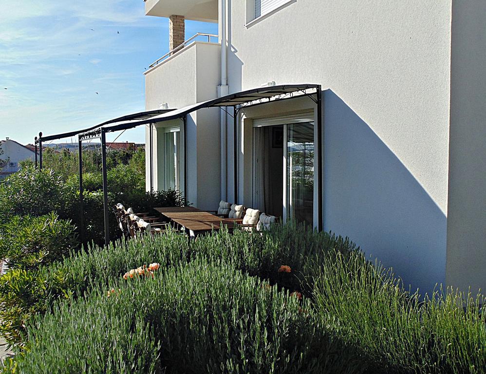 House Natali 70M From The Beach - Free Ev Top Up Rtina Exterior foto